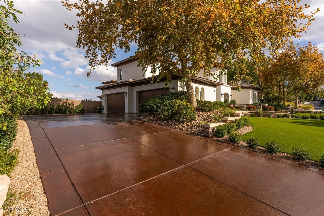 12 Bloomfield Hills Drive