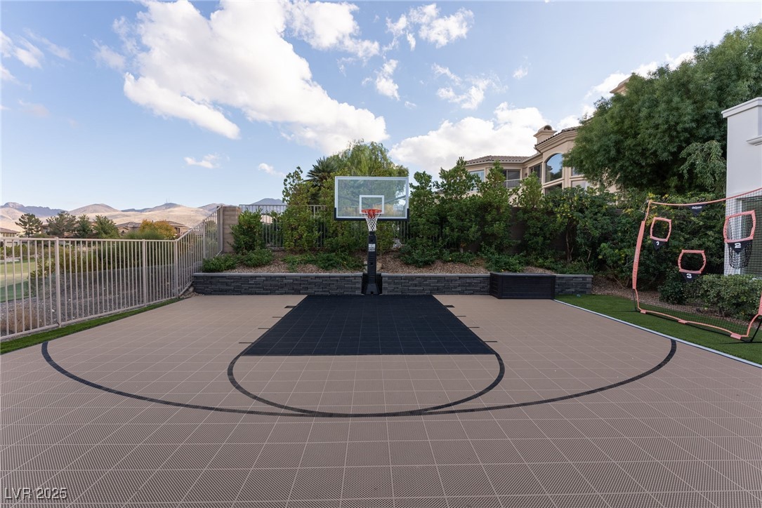 12 Bloomfield Hills Drive