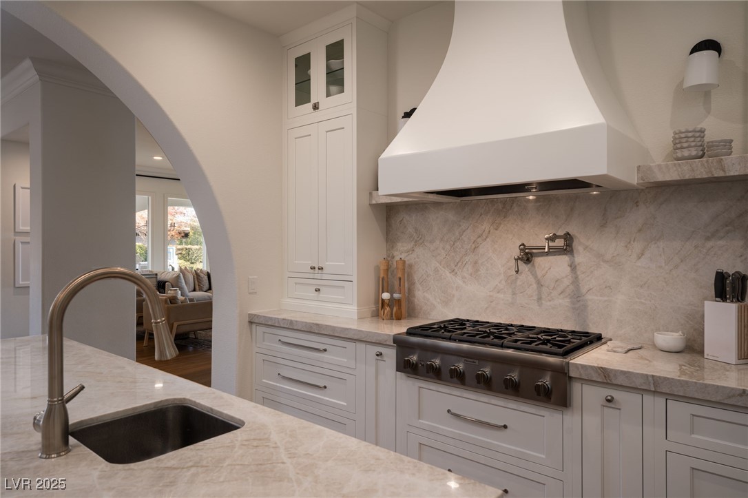 12 Bloomfield Hills Drive