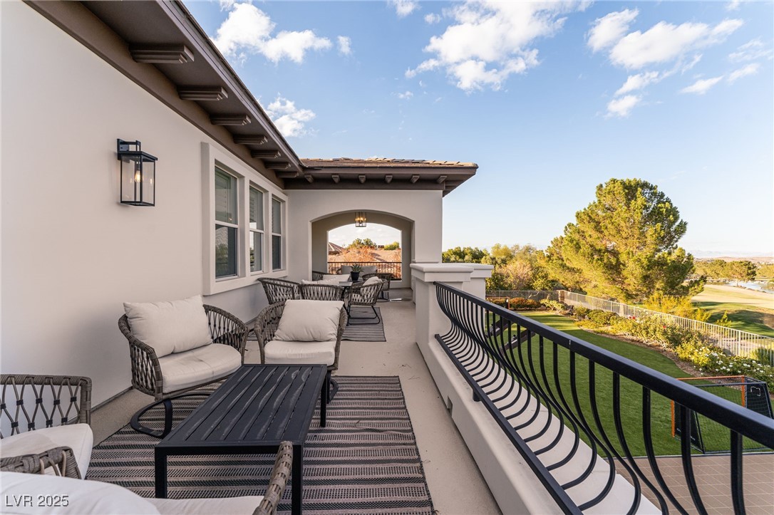 12 Bloomfield Hills Drive