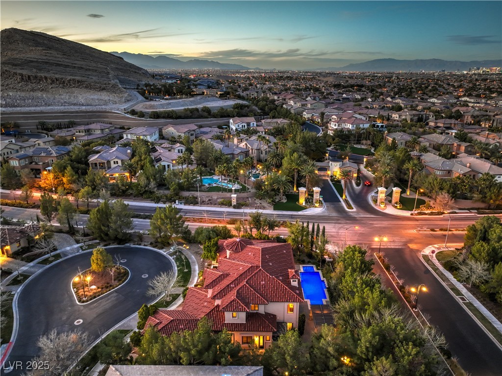 6 Fire Rock Court