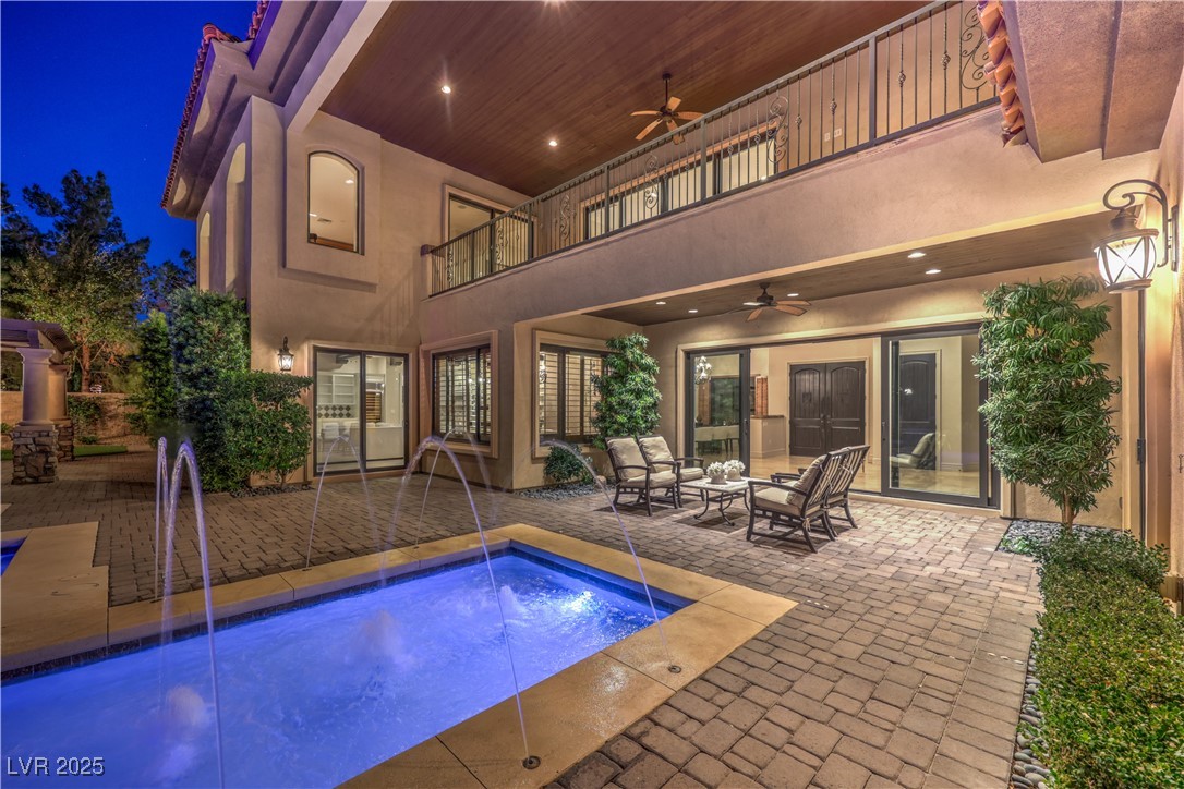 6 Fire Rock Court