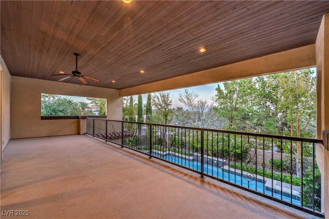 6 Fire Rock Court