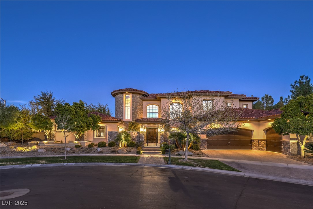6 Fire Rock Court