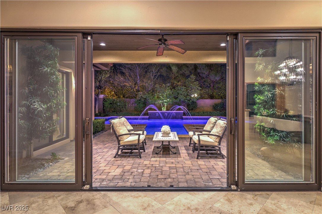 6 Fire Rock Court