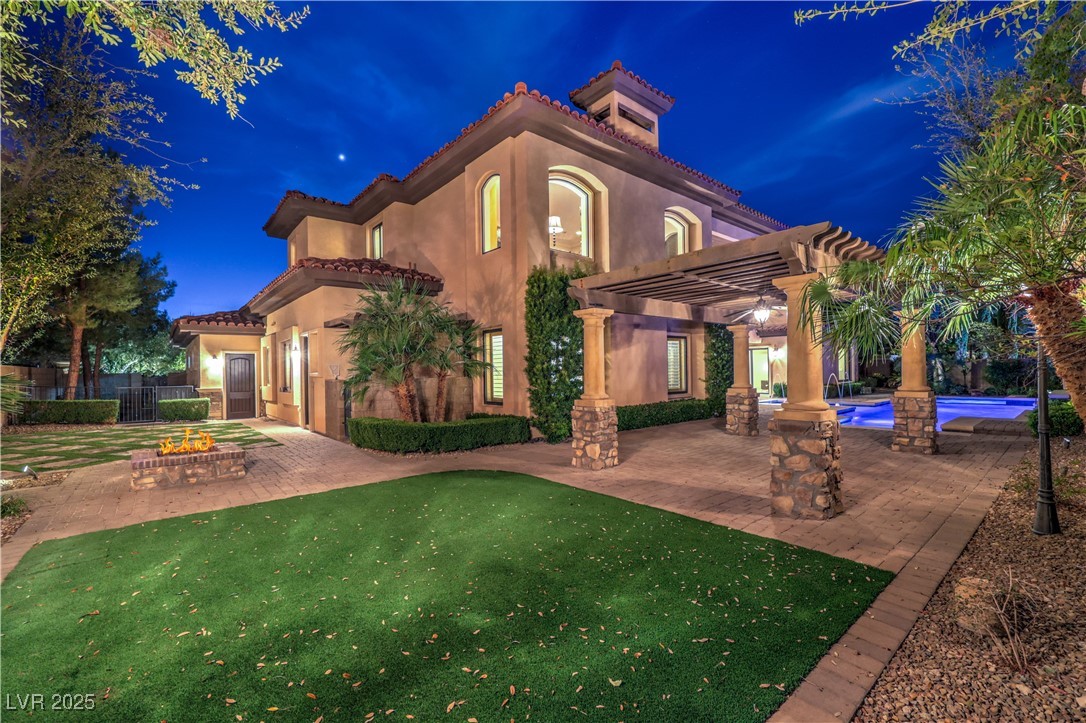 6 Fire Rock Court