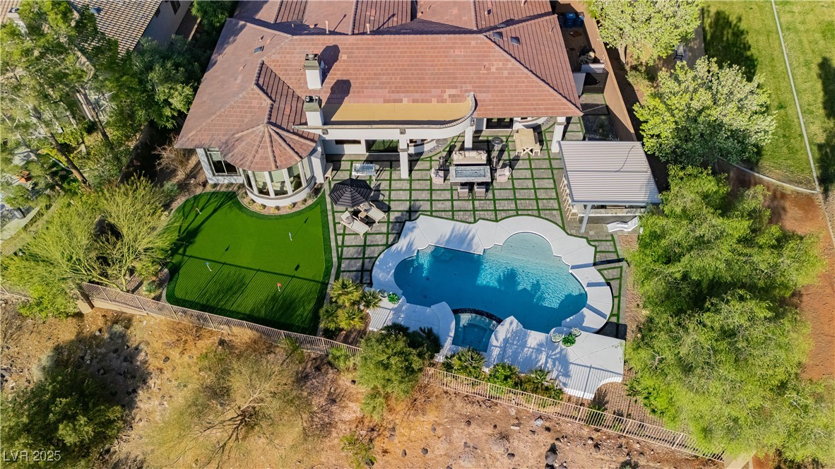 19 Isleworth Drive
