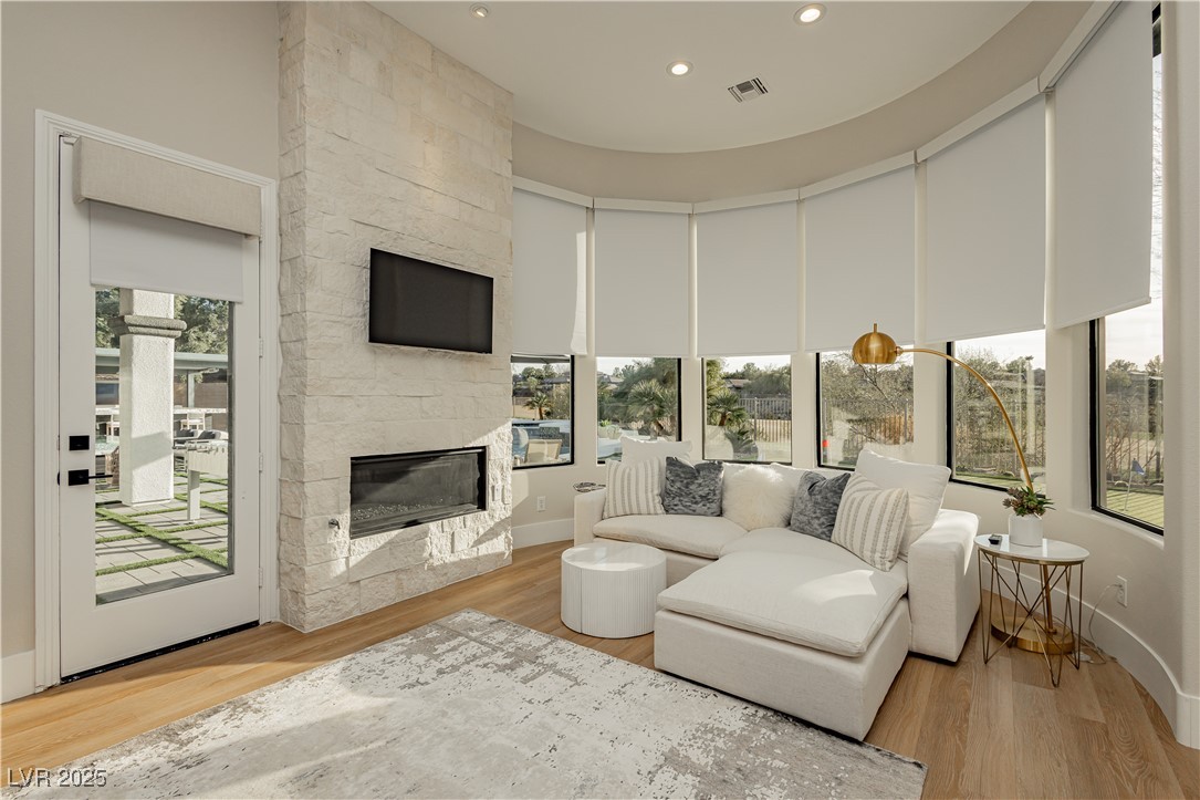 19 Isleworth Drive