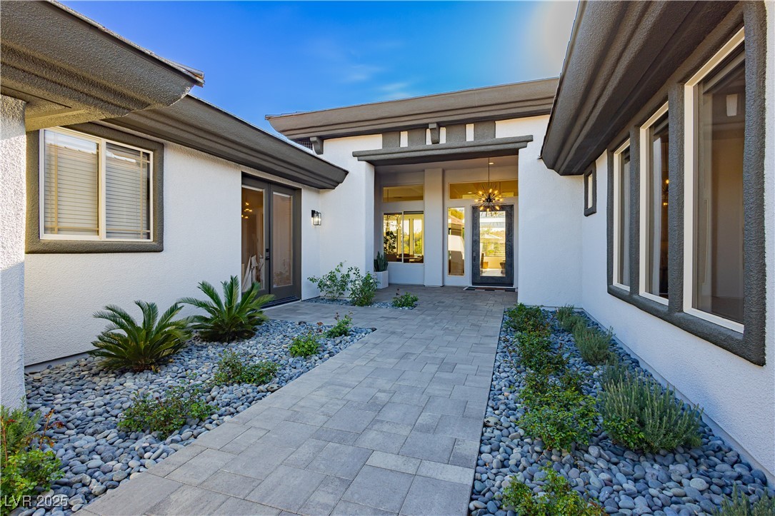 19 Isleworth Drive