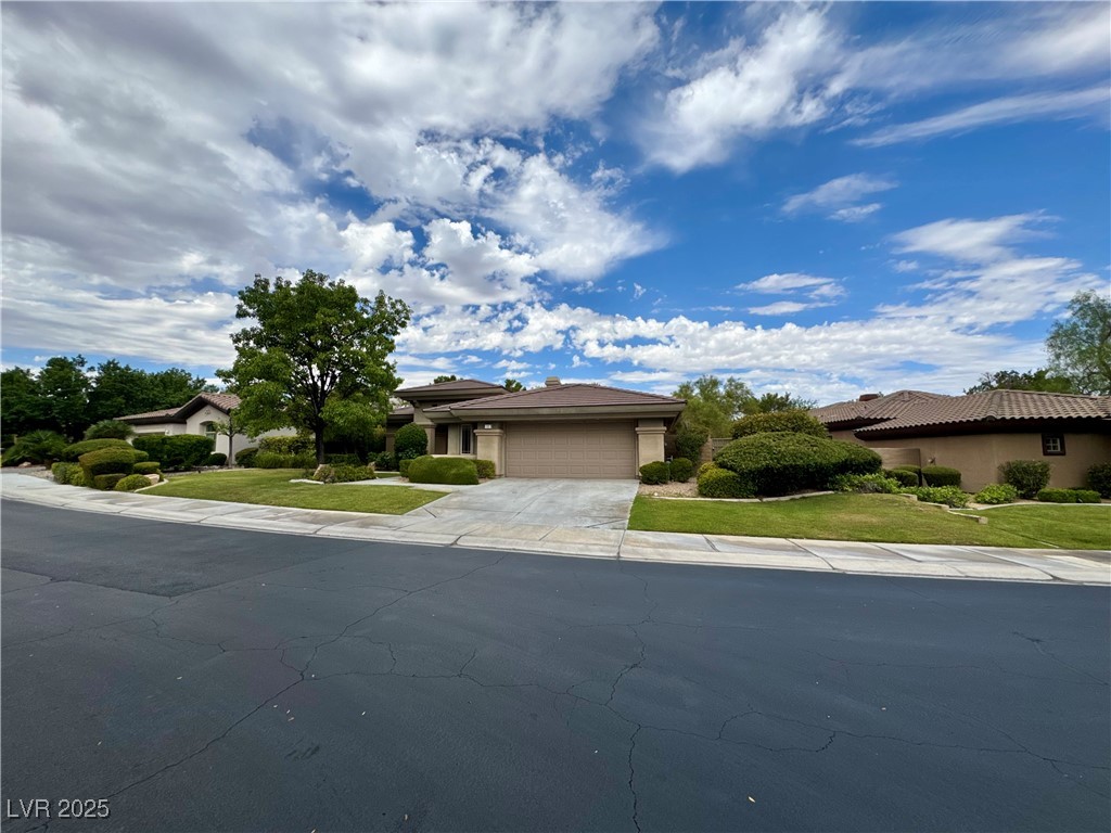 11 Feather Sound Drive