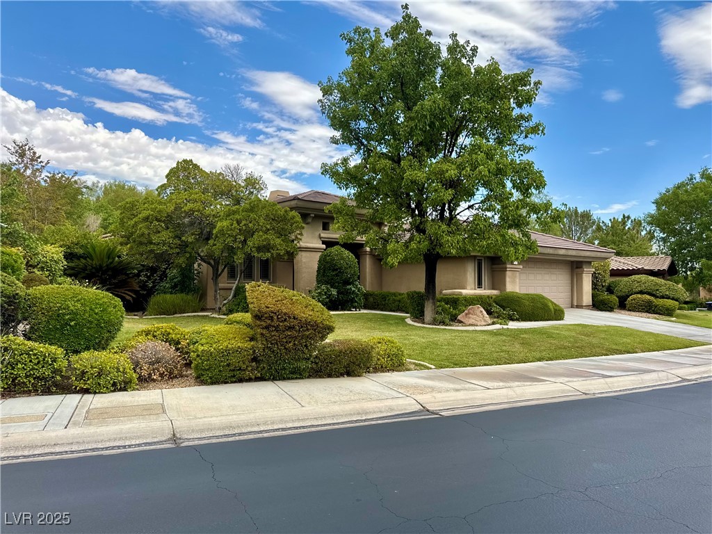 11 Feather Sound Drive