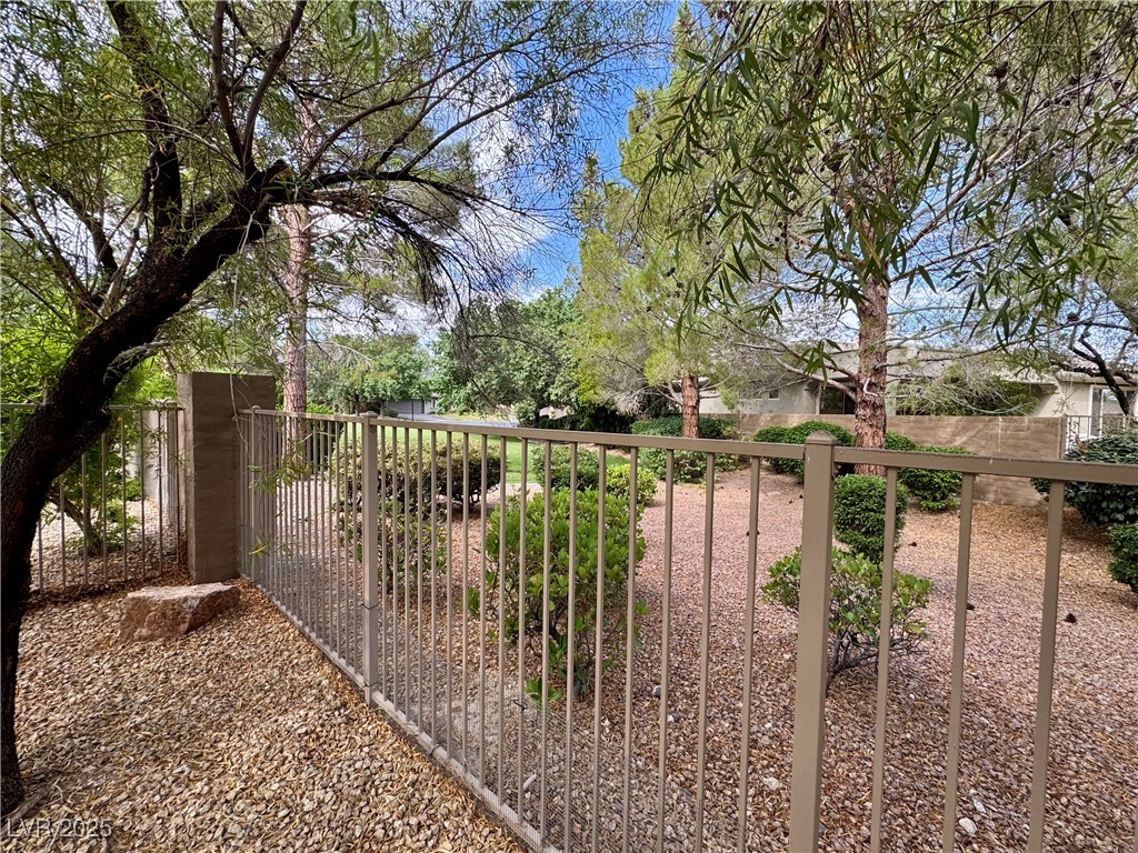 11 Feather Sound Drive