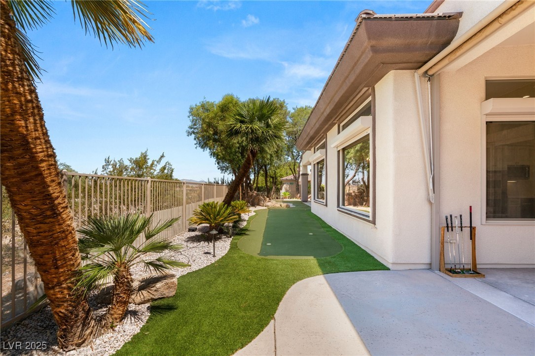 9 Knob Oak Drive