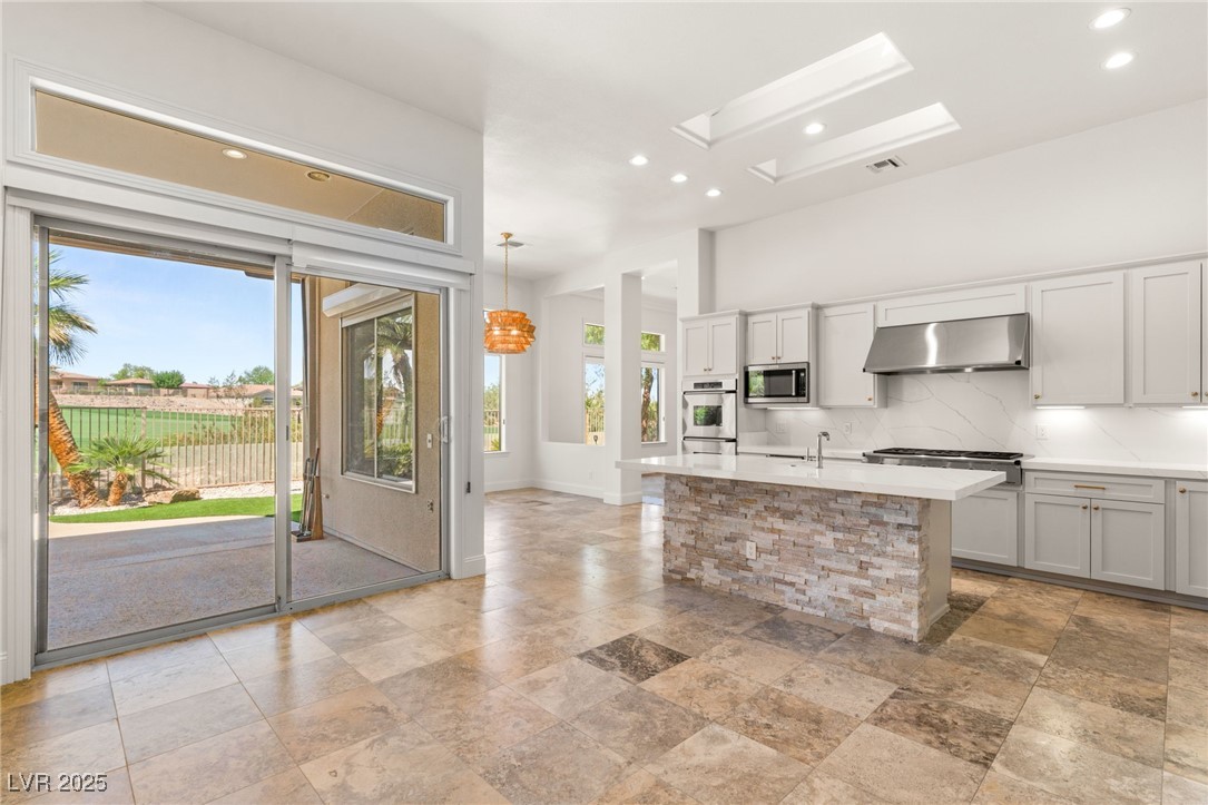 9 Knob Oak Drive