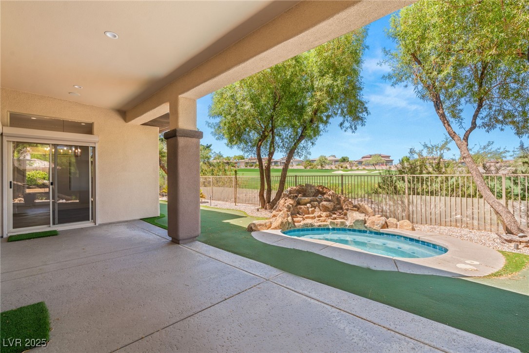 9 Knob Oak Drive