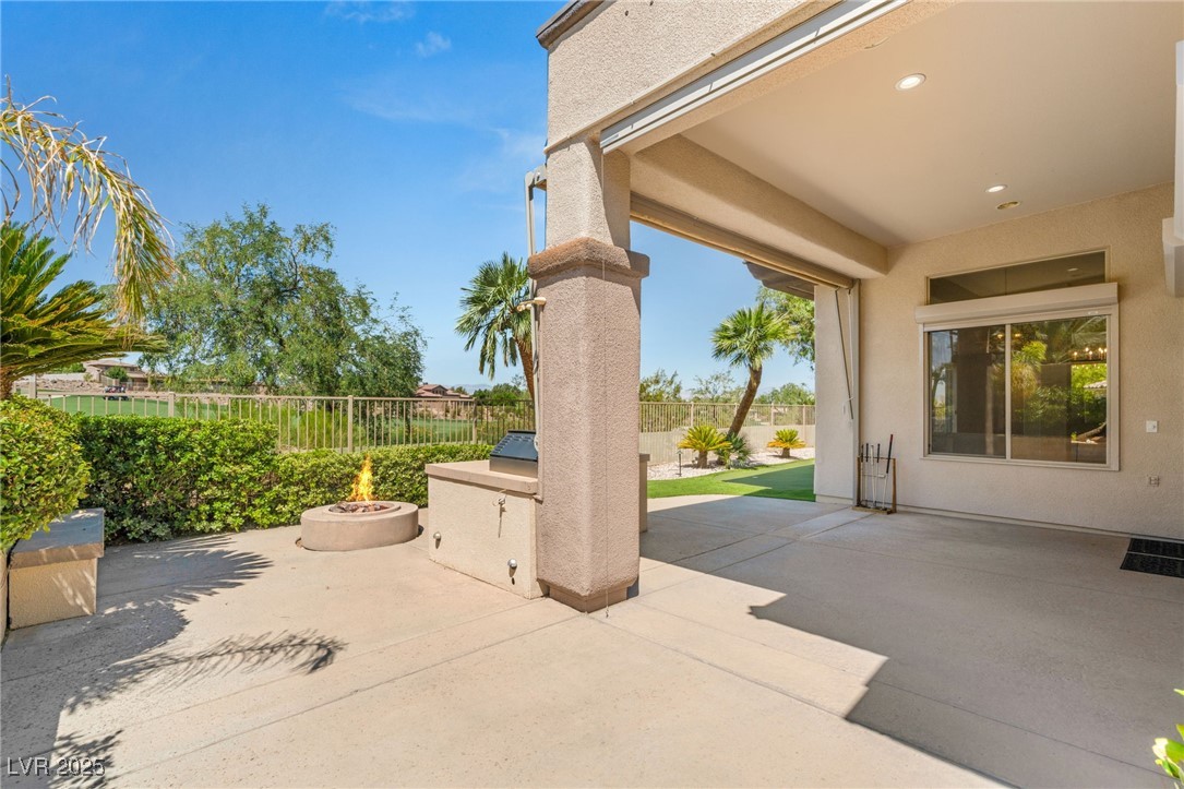 9 Knob Oak Drive