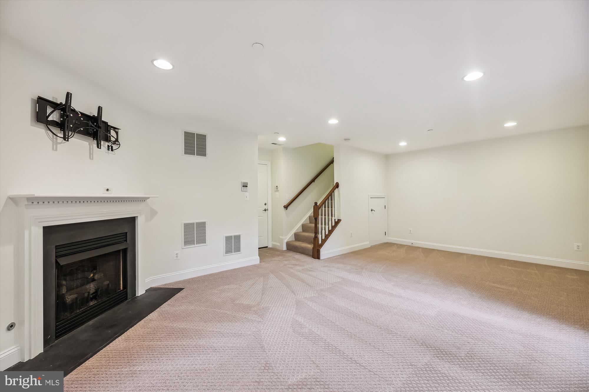 3905 Chain Bridge Rd