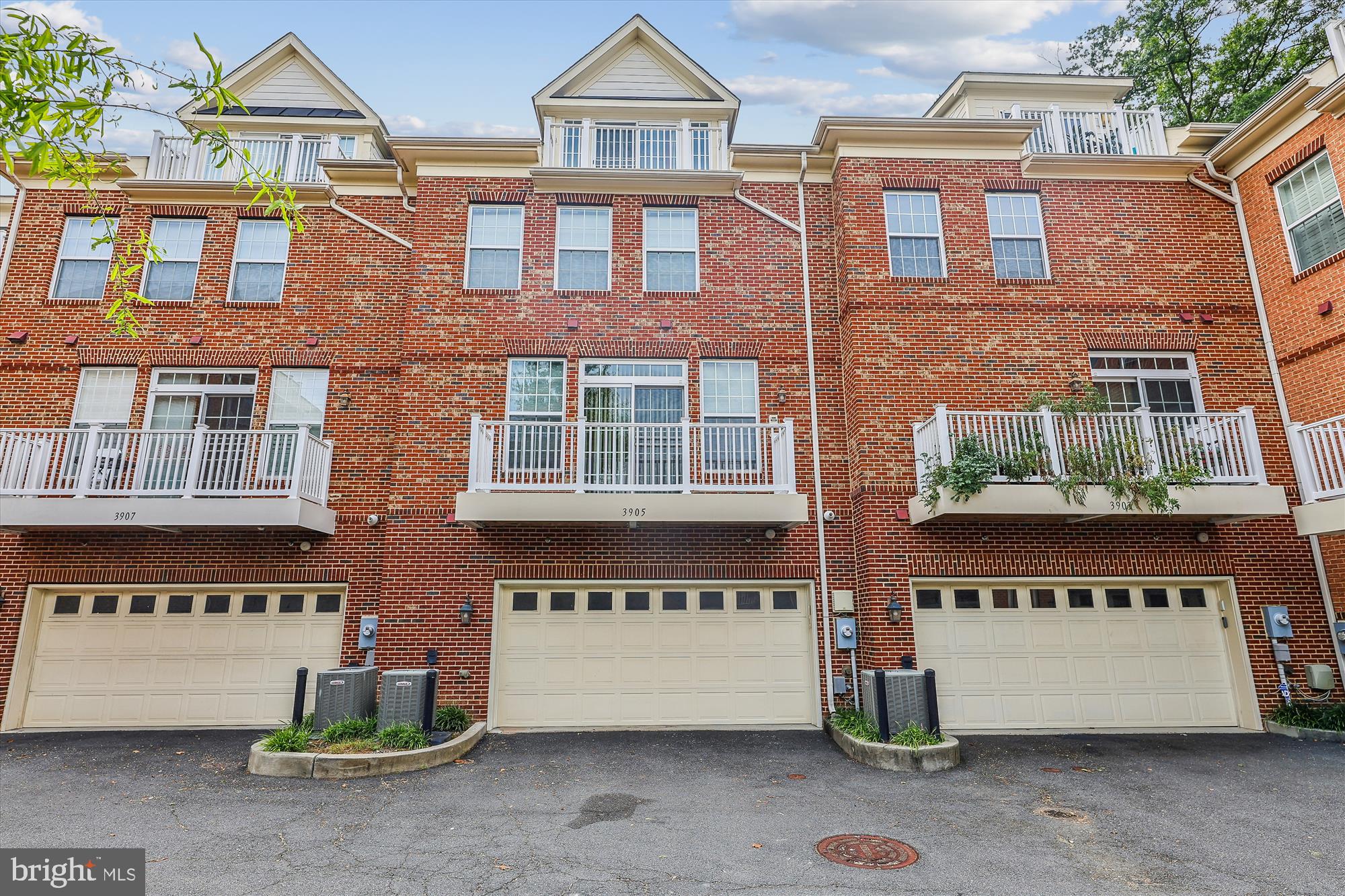 3905 Chain Bridge Rd