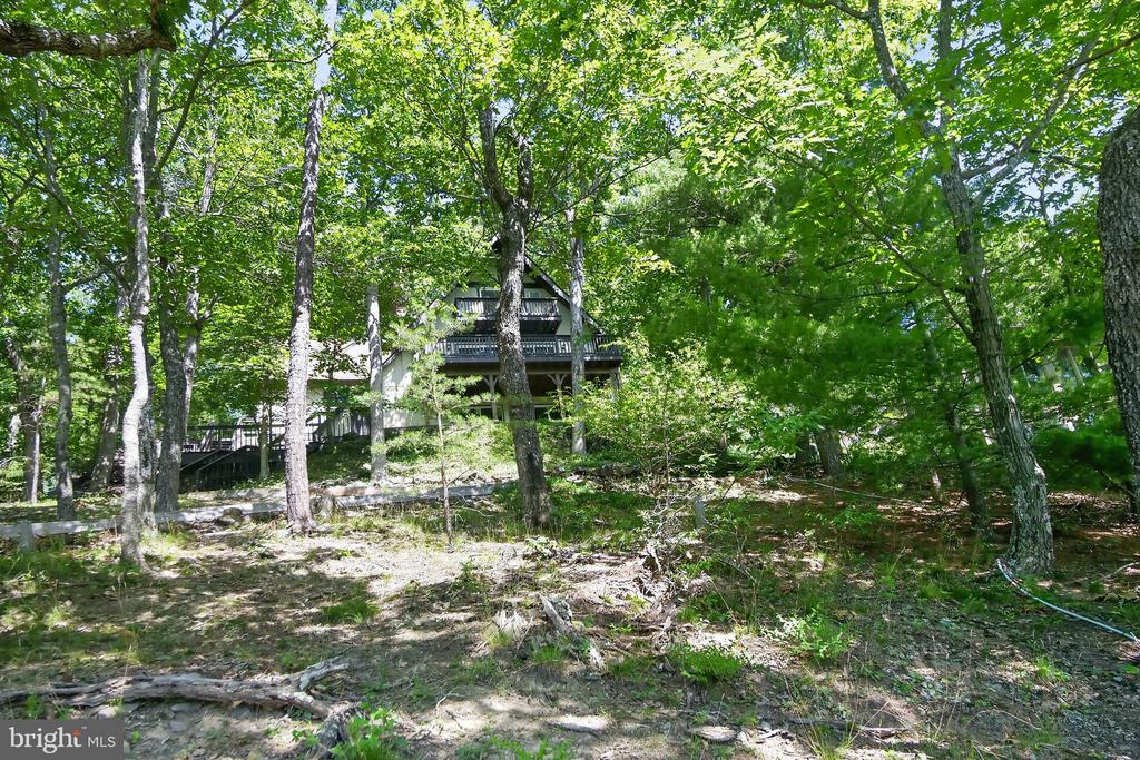 233 SUNSET CIRCLE