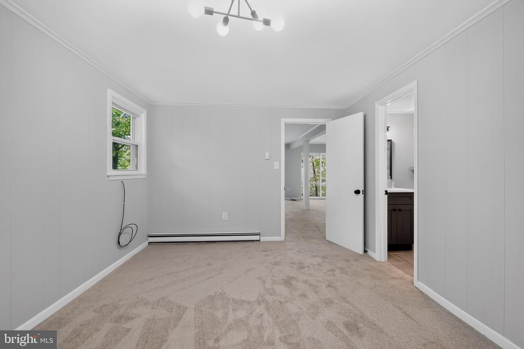 233 SUNSET CIRCLE