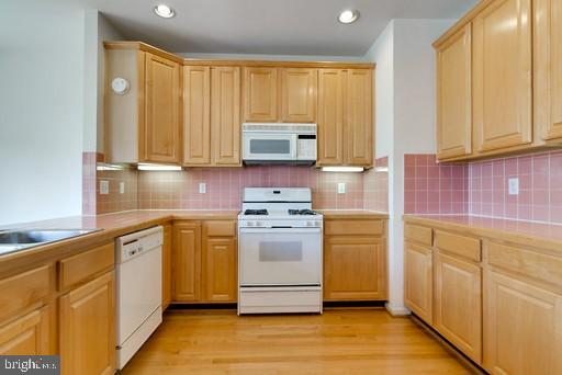 6333 Dunman Way
