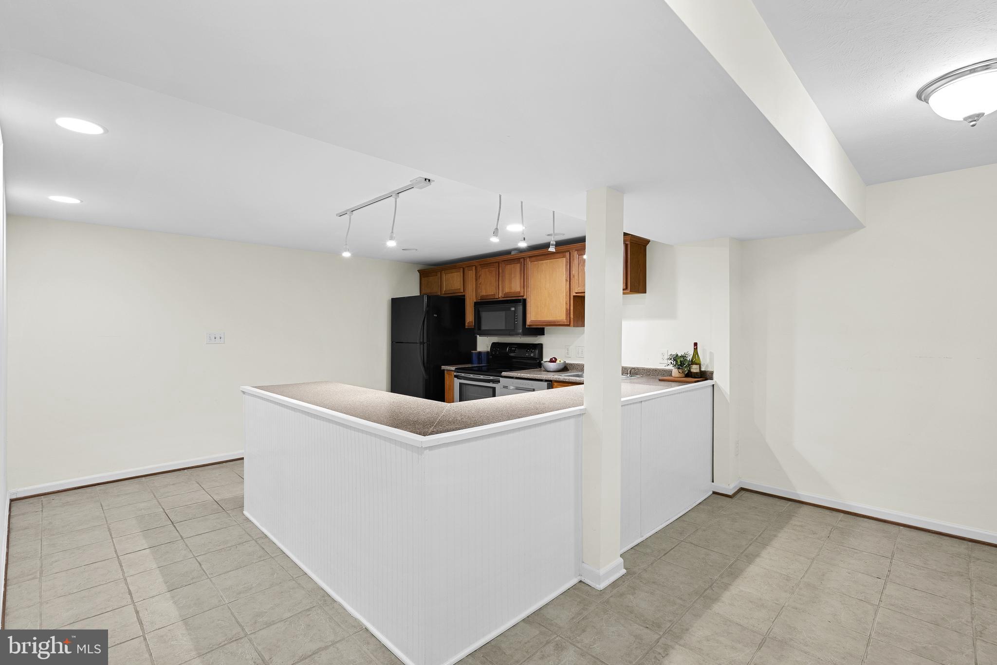 2220 Central Ave