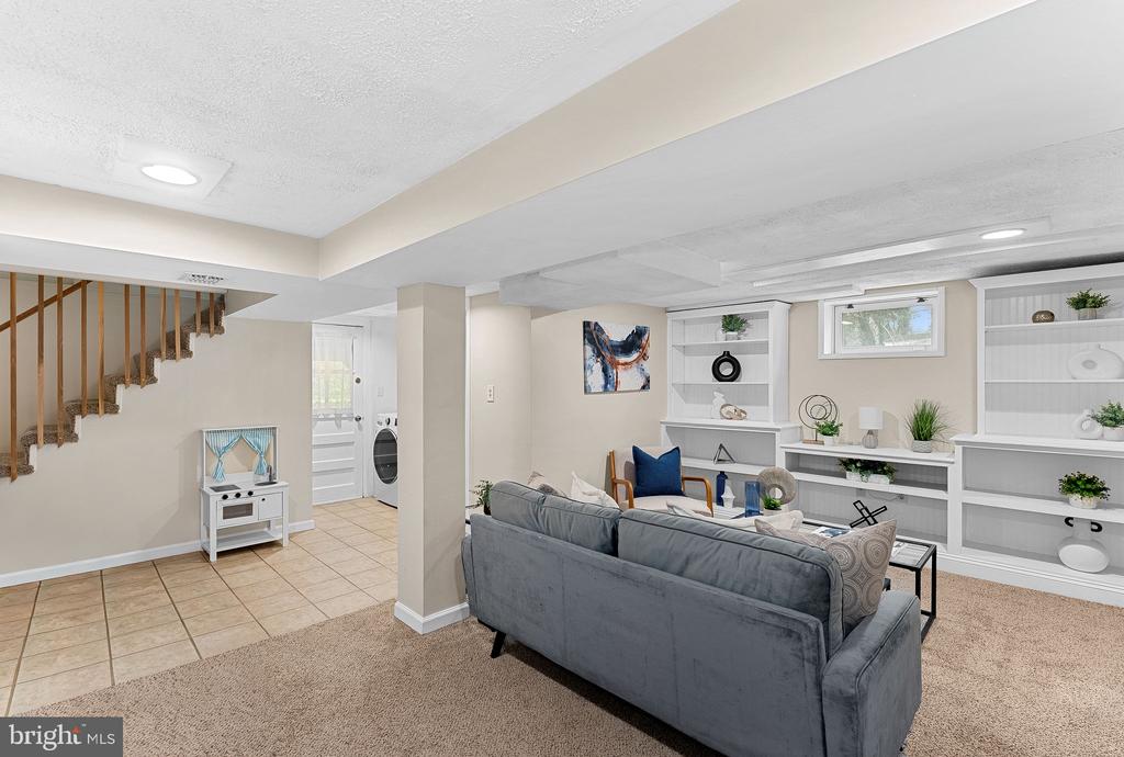 7109 WAYNE DRIVE
