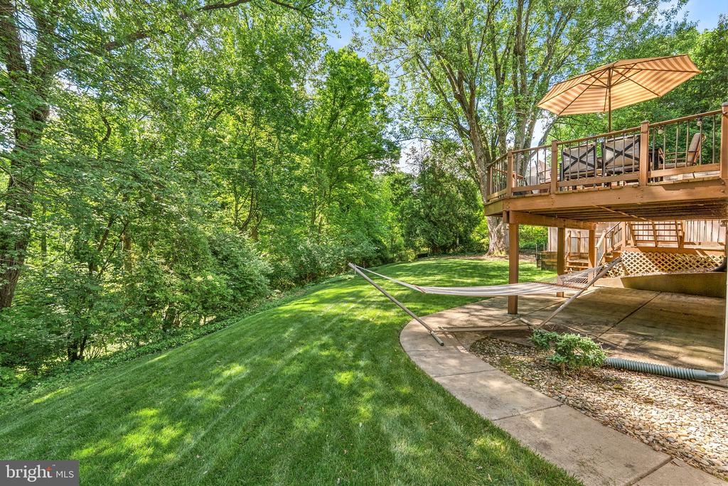7109 WAYNE DRIVE