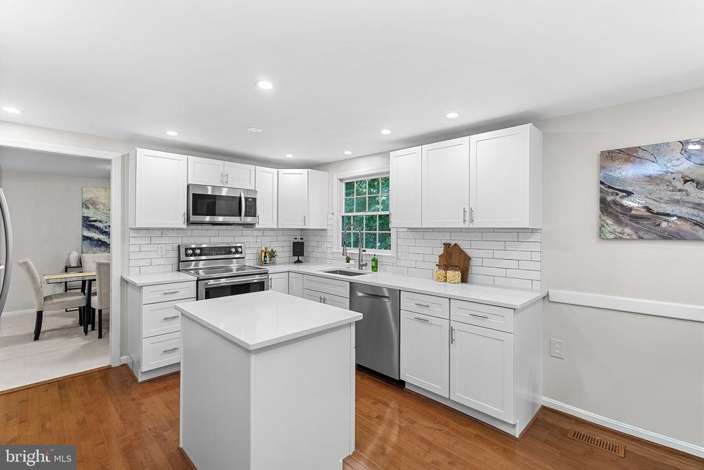 2284 DOSINIA COURT