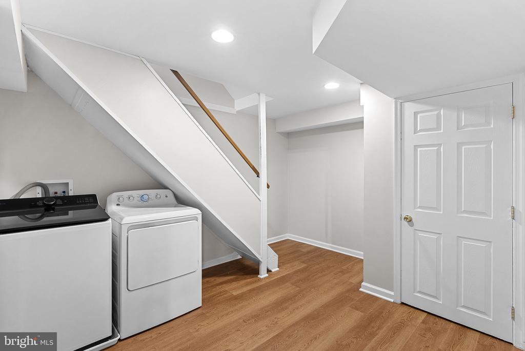 2284 DOSINIA COURT