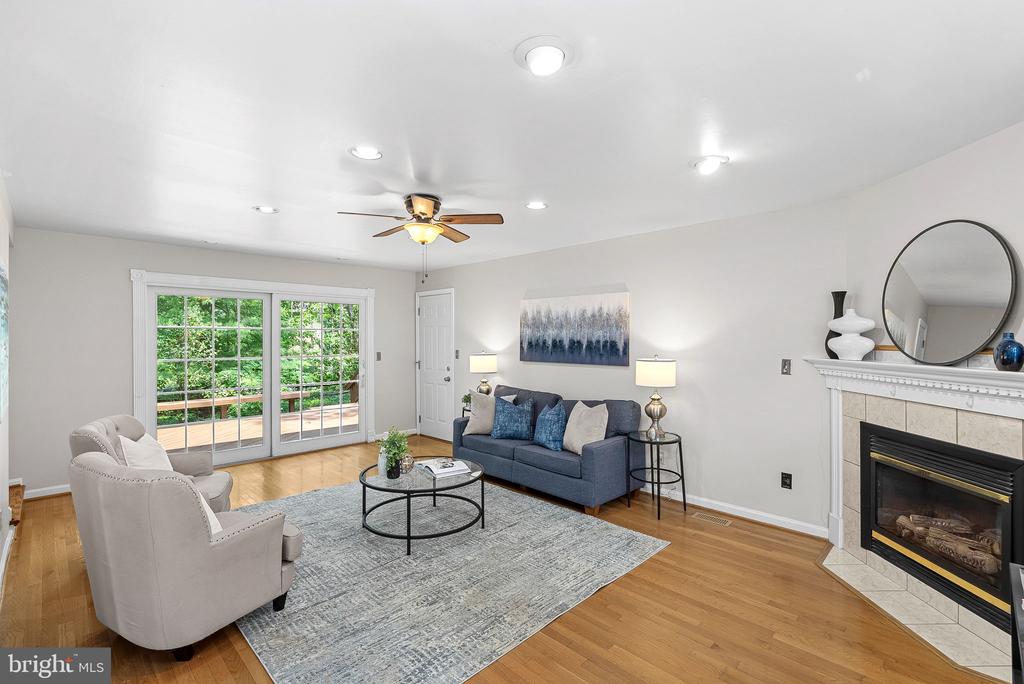 2284 DOSINIA COURT
