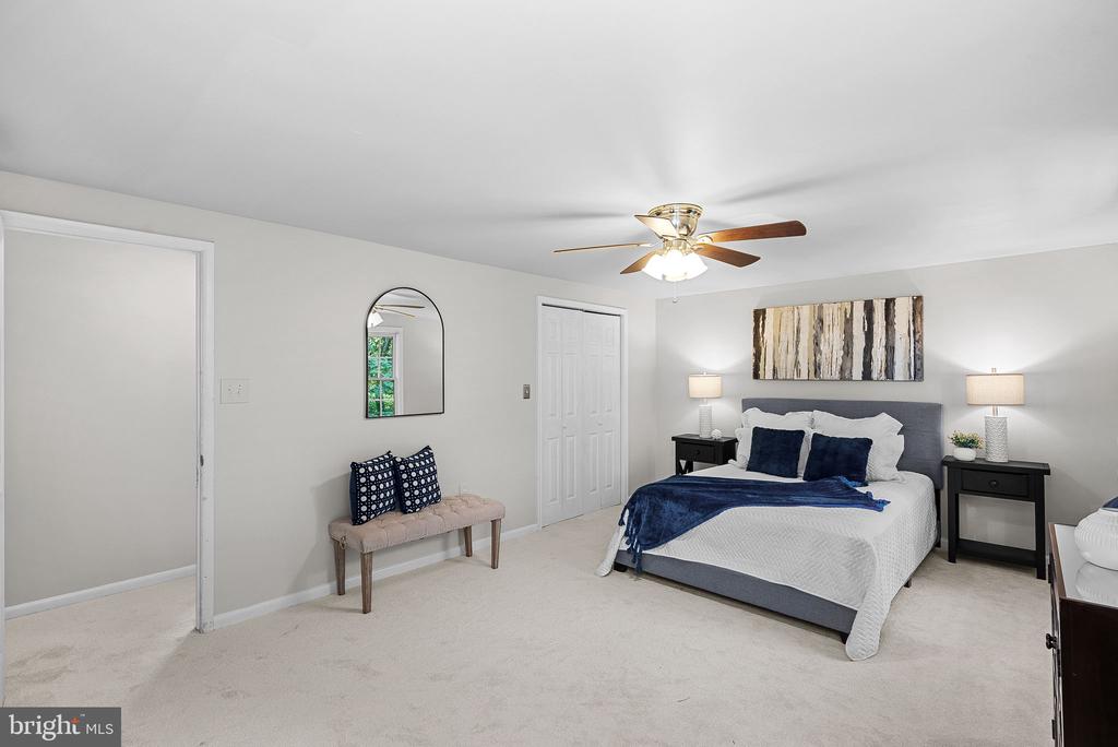 2284 DOSINIA COURT