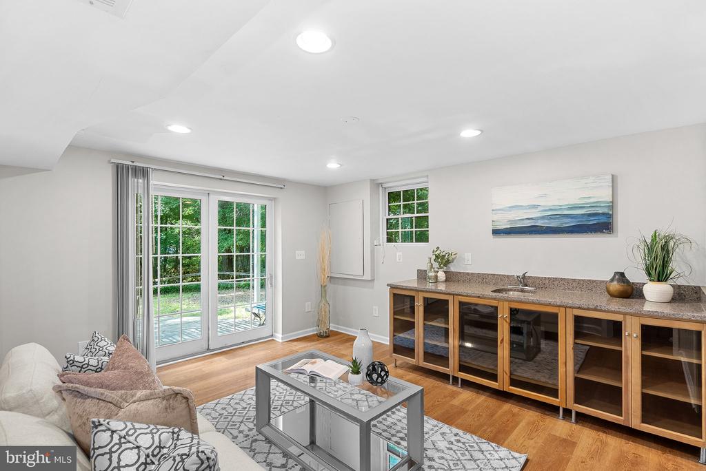 2284 DOSINIA COURT