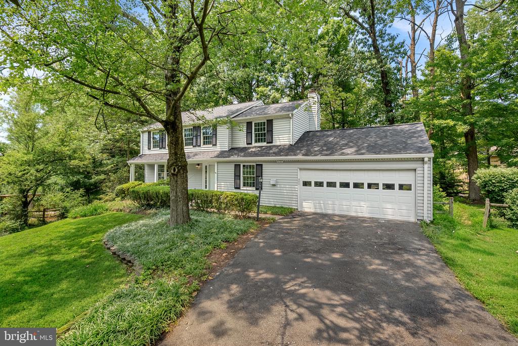 2284 DOSINIA COURT