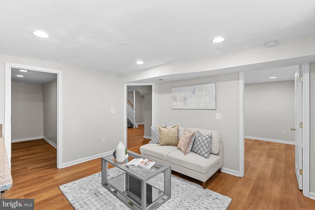2284 DOSINIA COURT