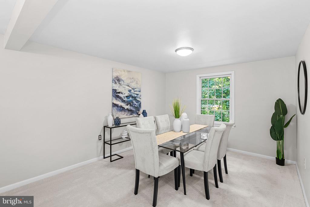 2284 DOSINIA COURT