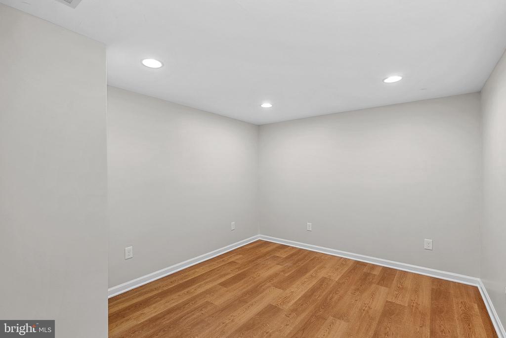2284 DOSINIA COURT