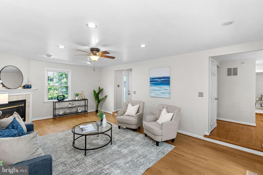 2284 DOSINIA COURT