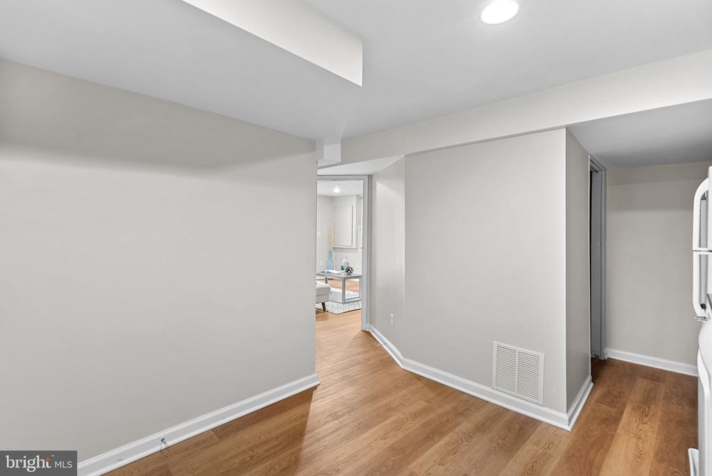 2284 DOSINIA COURT