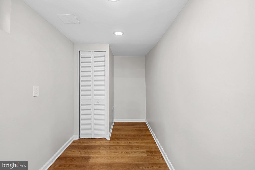 2284 DOSINIA COURT