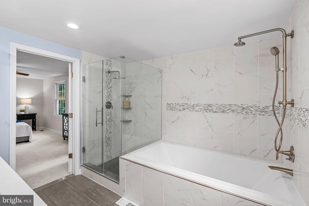2284 DOSINIA COURT