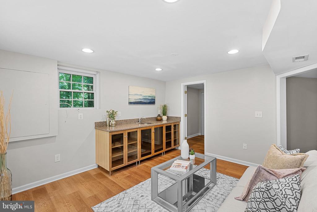 2284 DOSINIA COURT