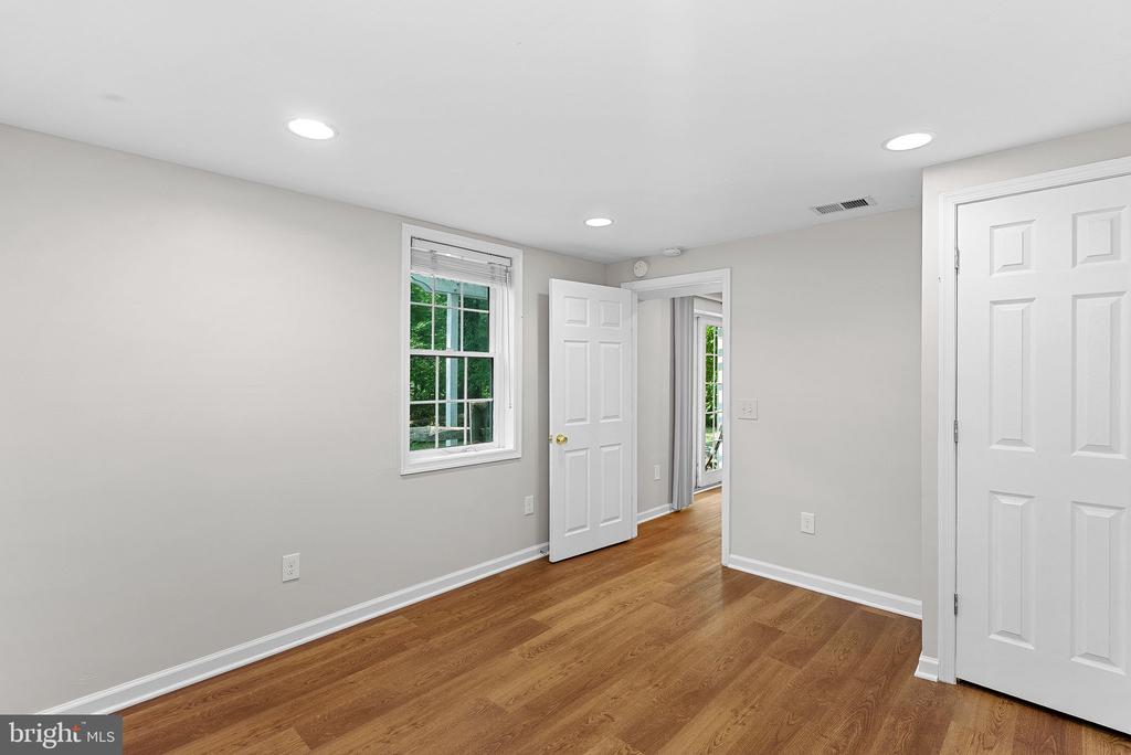 2284 DOSINIA COURT