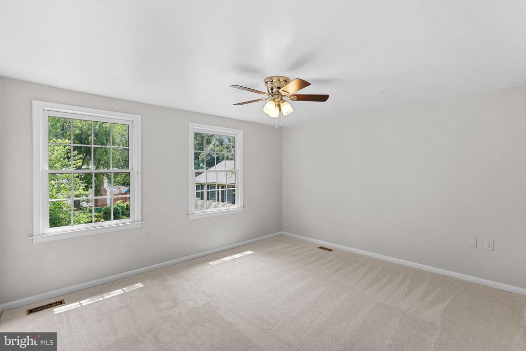 2284 DOSINIA COURT