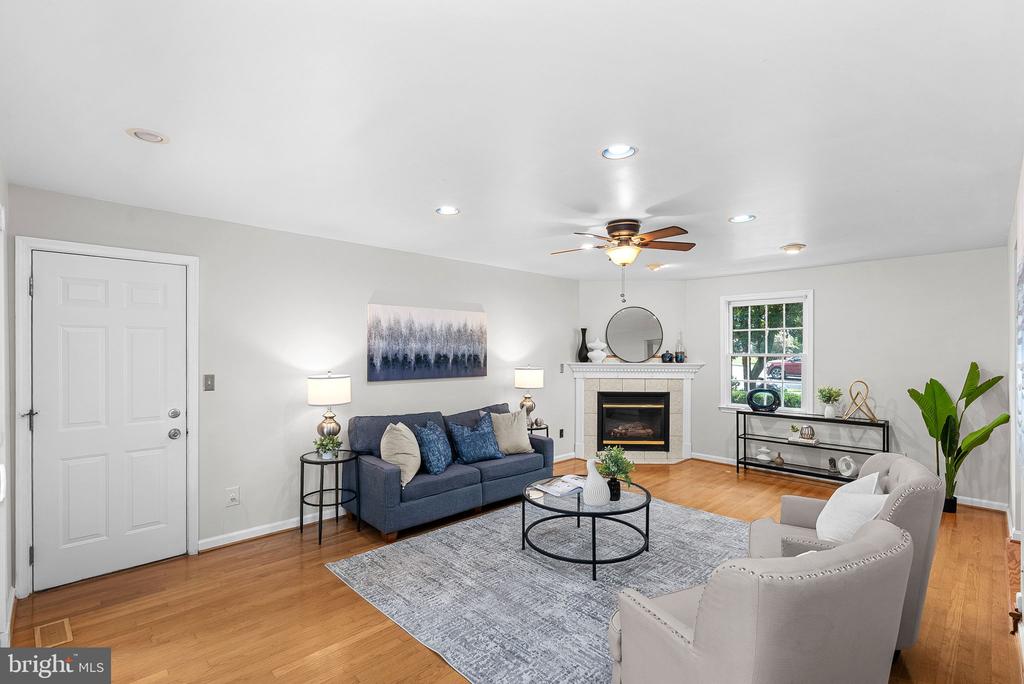 2284 DOSINIA COURT