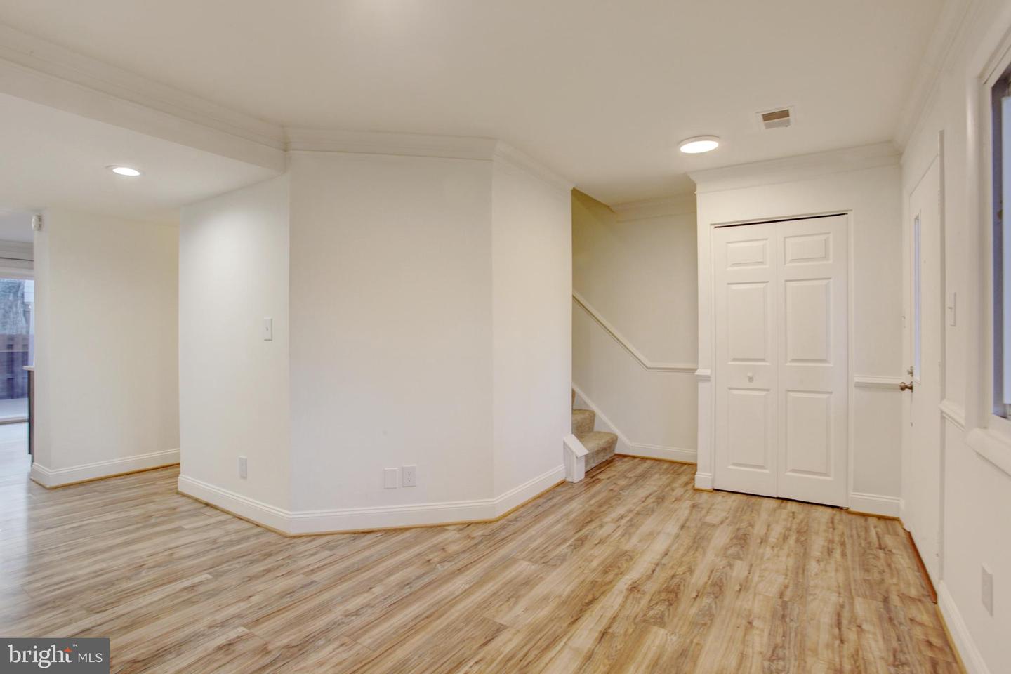 208 Sanderson Dr #225