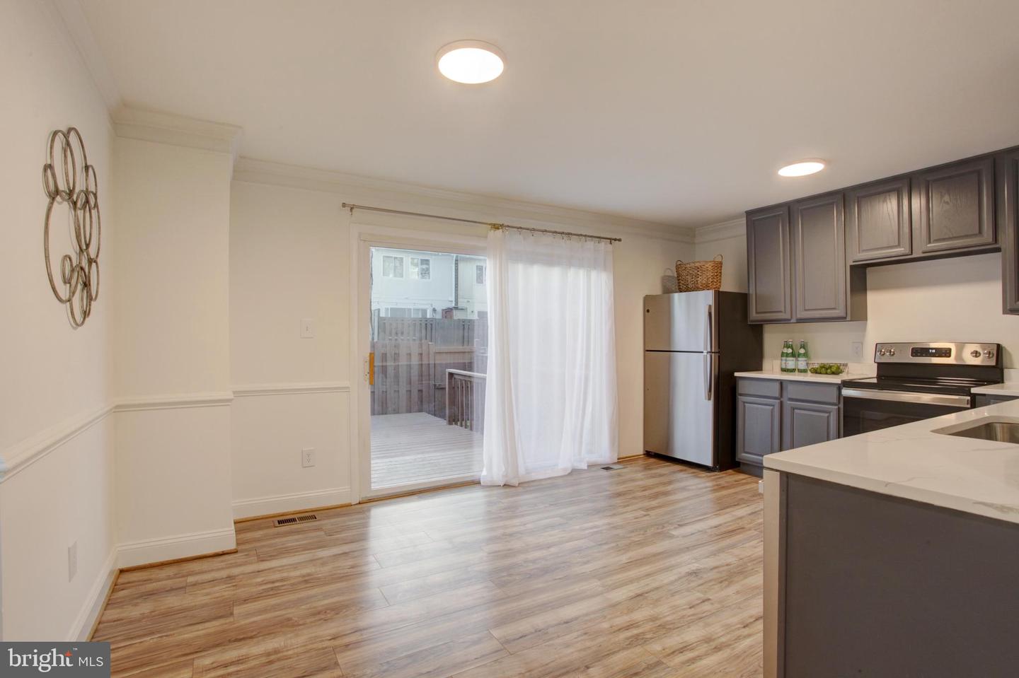 208 Sanderson Dr #225