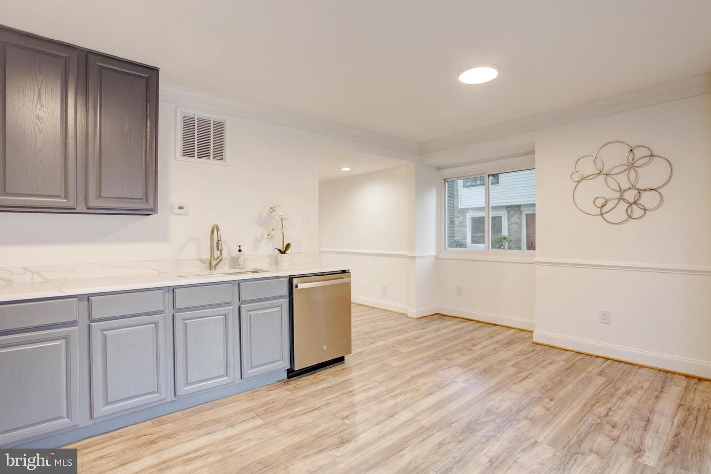 208 Sanderson Dr #225