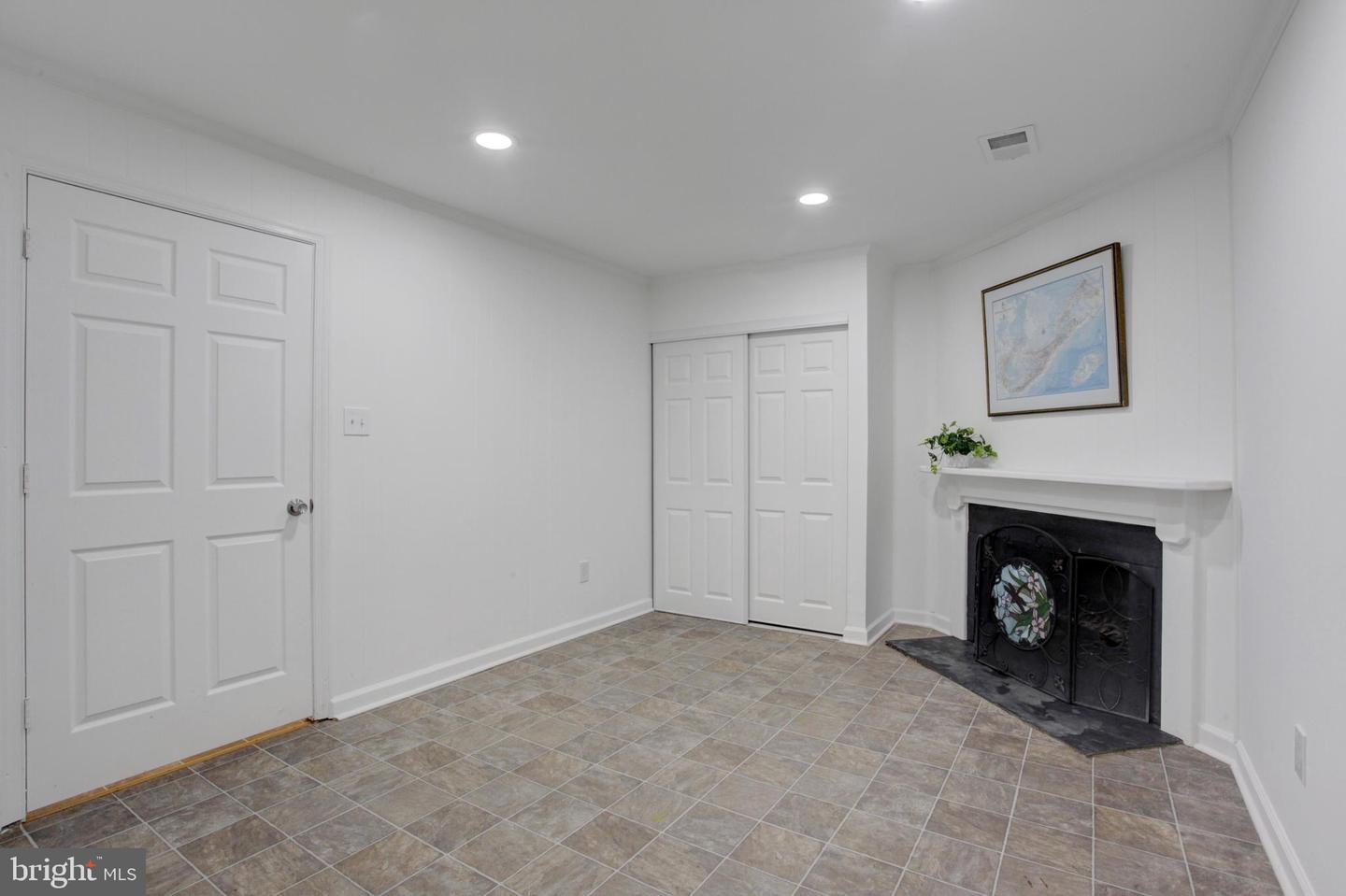 208 Sanderson Dr #225