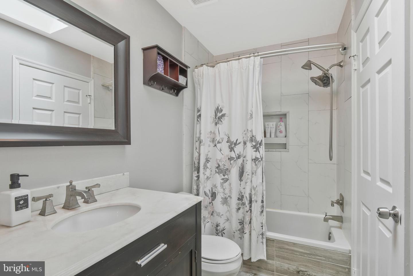 1 Bentmoor Ct